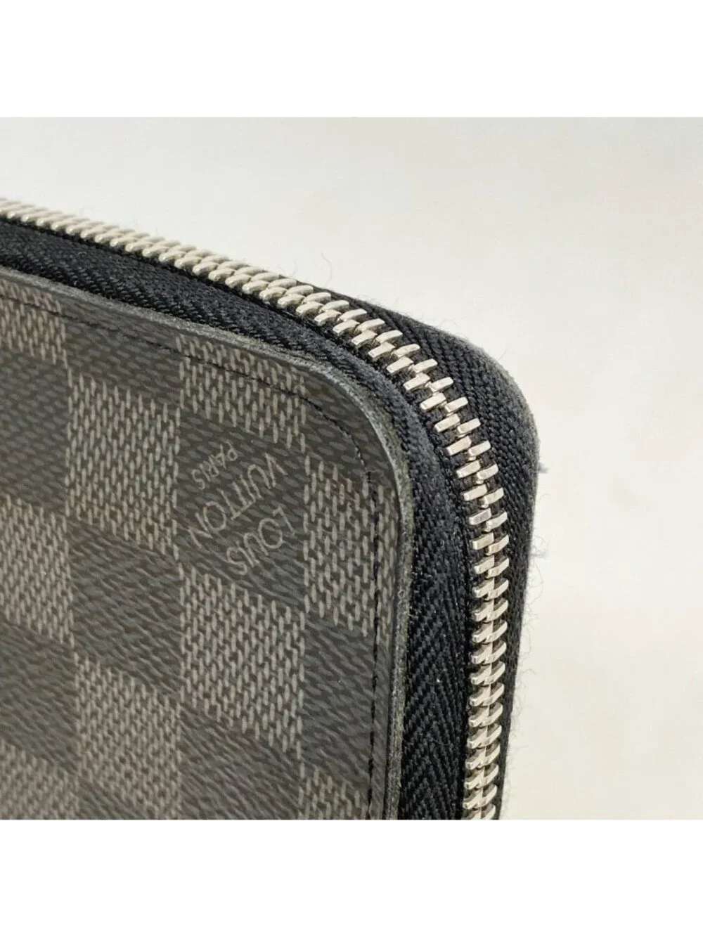 Louis Vuitton Wallet Damier Graphite Zippy Vertical Black